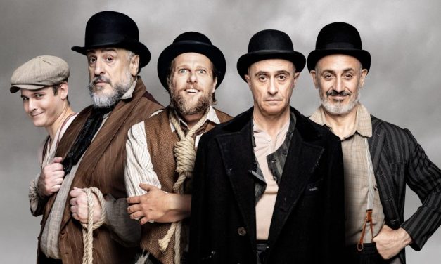 Godot no llega, pero hipnotiza, en el Teatro Bellas Artes